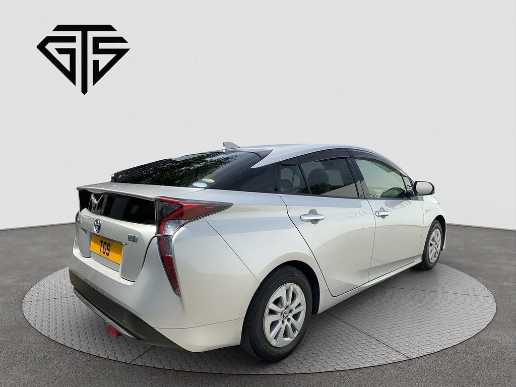 Toyota Prius S Silver #3