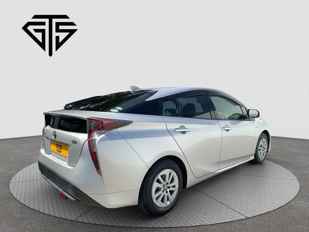 Toyota Prius S Silver #3