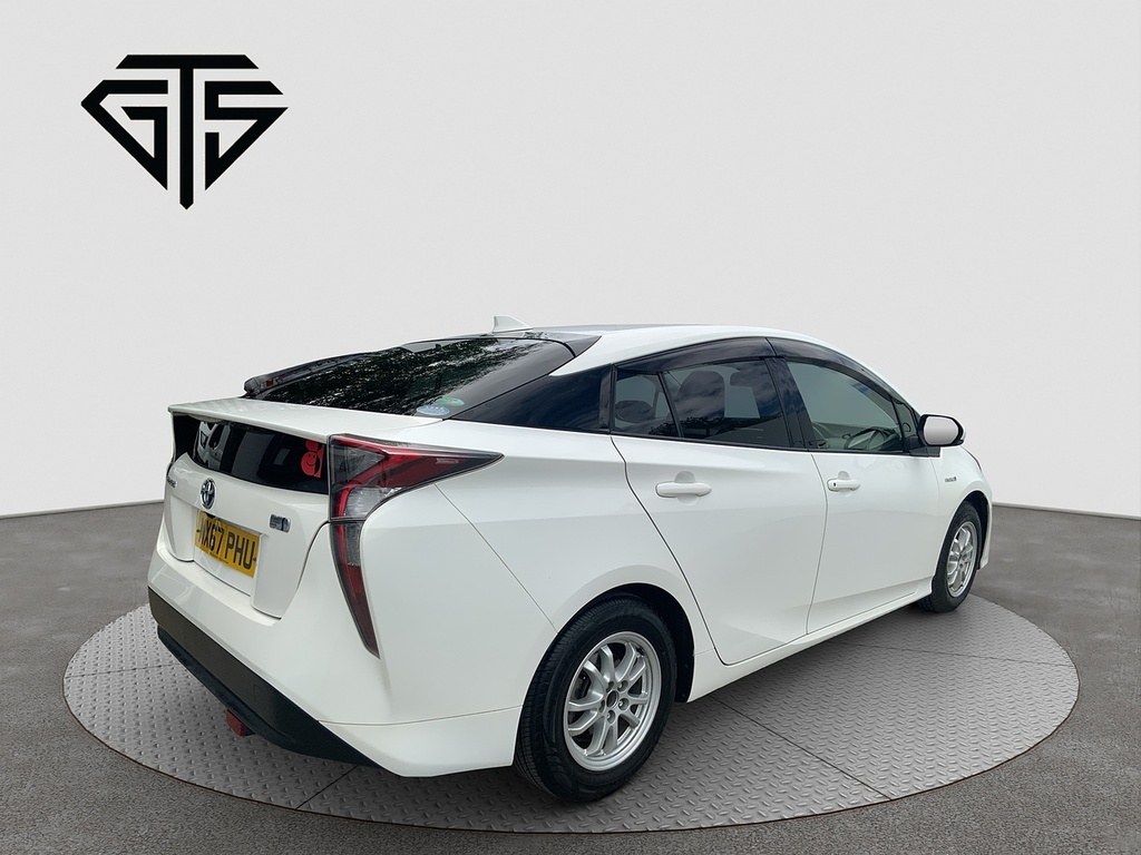 Toyota Prius Vvt-i Active White #3