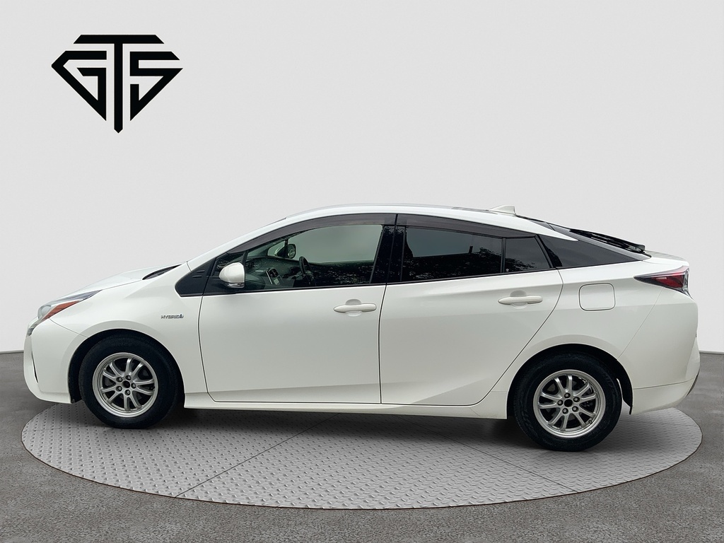 Toyota Prius Vvt-i Active White #6