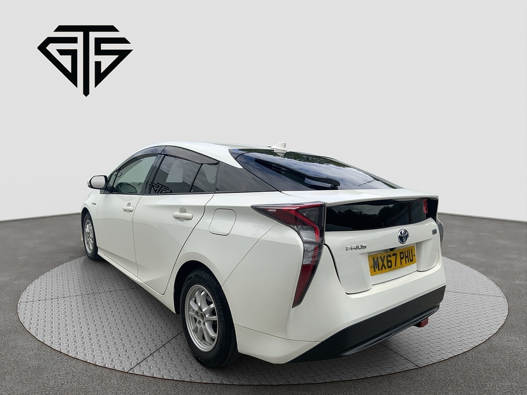 Toyota Prius Vvt-i Active White #5