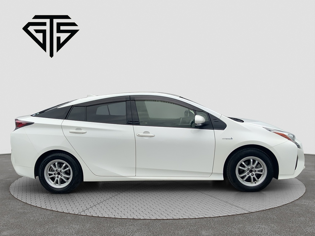 Toyota Prius Vvt-i Active White #2