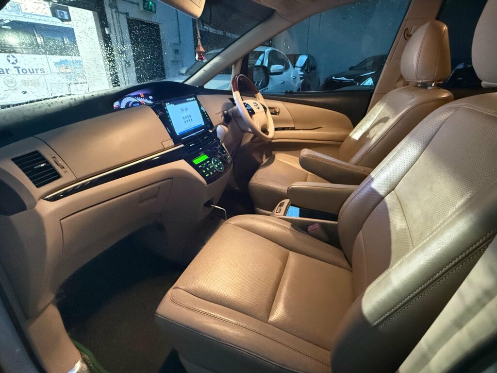 Toyota Estima Mpv Black #10