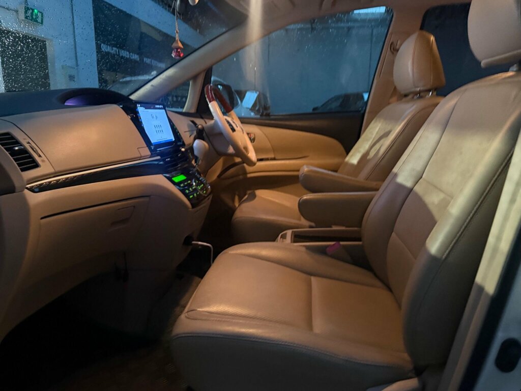 Toyota Estima Mpv Black #7