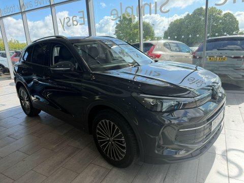 Volkswagen Tiguan 1.5 Etsi Mhev PF75NFH  #2