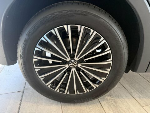 Volkswagen Tiguan 1.5 Etsi Mhev PF75NFH  #4