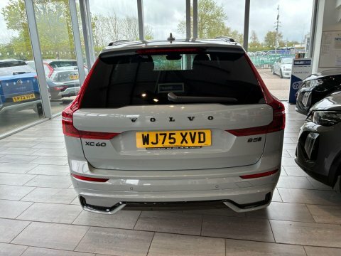 Volvo XC60 2.0 B5 Mhev WJ75XVD #6