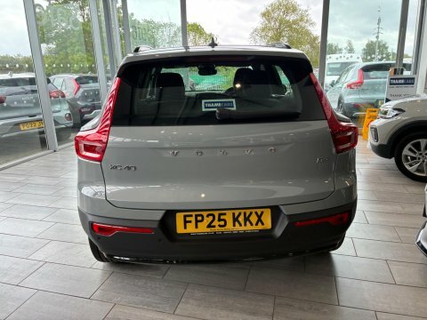 Volvo XC40 2.0 B4 Mhev FP25KKX #5