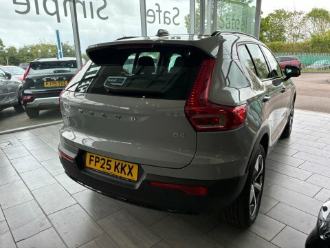 Volvo XC40 2.0 B4 Mhev FP25KKX #4