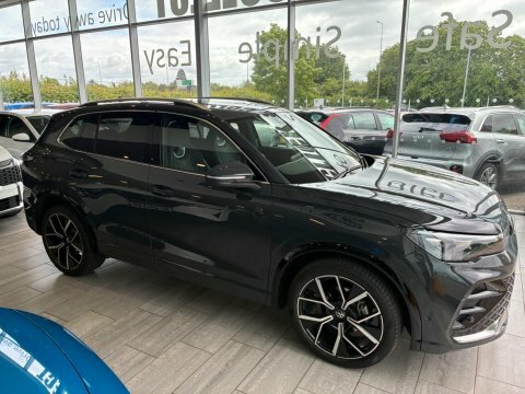 Volkswagen Tiguan 1.5 Etsi Mhev YK75ULS  #4
