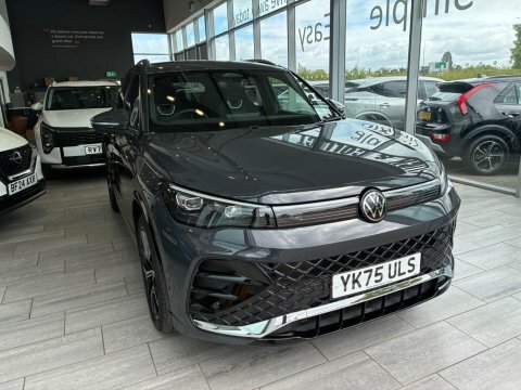 Volkswagen Tiguan 1.5 Etsi Mhev YK75ULS  #3