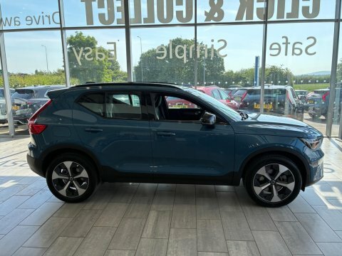 Volvo XC40 2.0 B4 Mhev KP25NFK #3