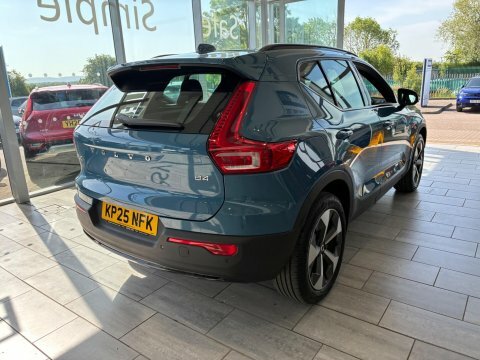 Volvo XC40 2.0 B4 Mhev KP25NFK #4
