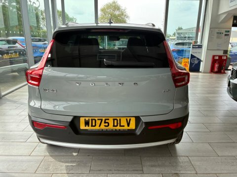 Volvo XC40 2.0 B3 Mhev WD75DLV #6