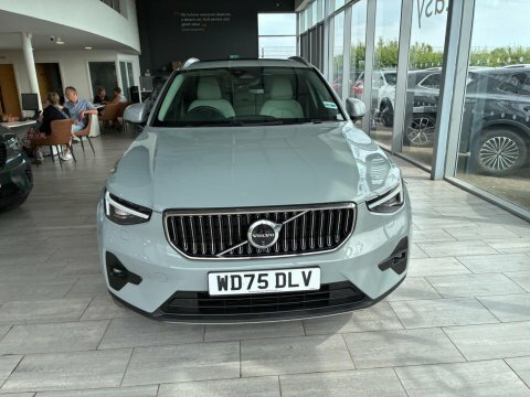 Volvo XC40 2.0 B3 Mhev WD75DLV #2