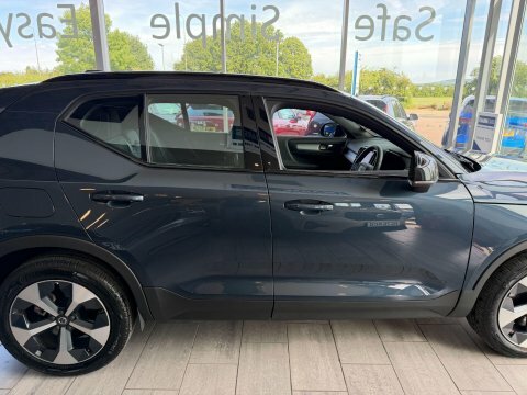 Volvo XC40 2.0 B4 Mhev PE75YUF #6