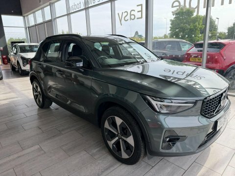Volvo XC40 2.0 B4 Mhev DU75ZWX #3