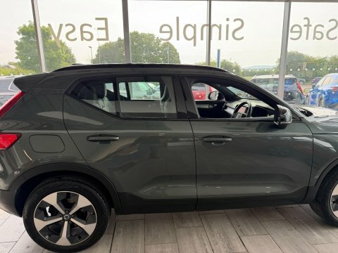 Volvo XC40 2.0 B4 Mhev DU75ZWX #6