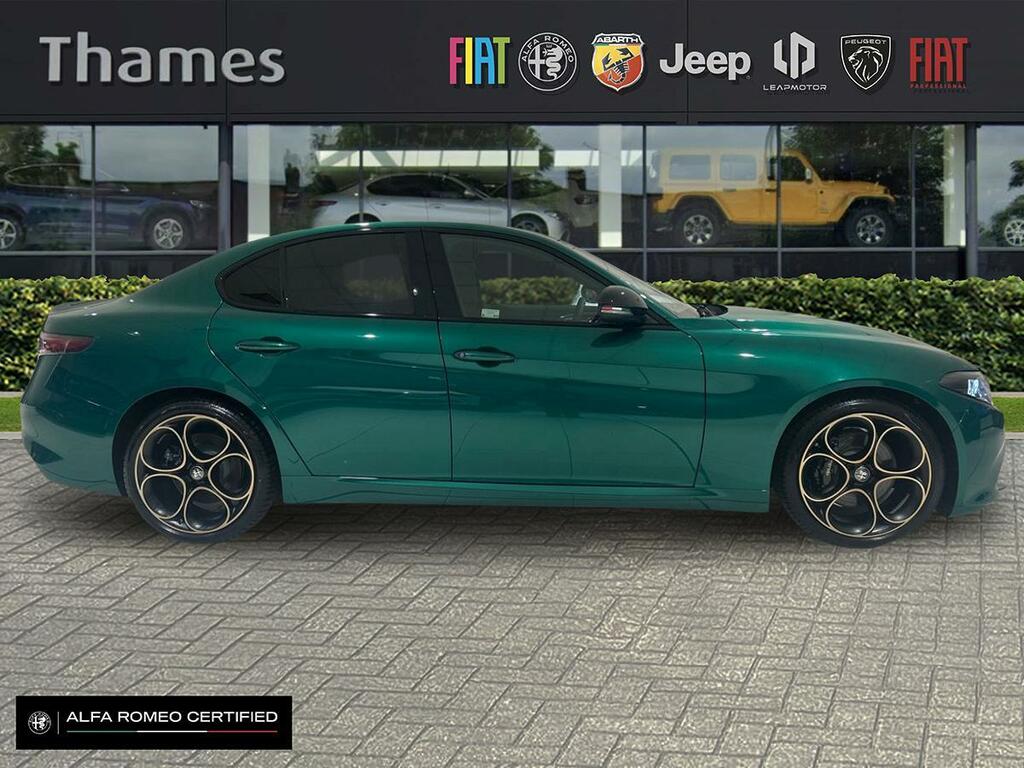 Alfa Romeo Giulia 2 2.0T Intensa Saloon Euro 6 Ss RE75FZX Green #2