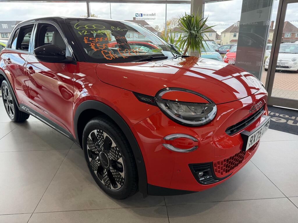 Fiat 600 1.2 1.2 Mhev La Prima Suv Hybrid E-dct Black