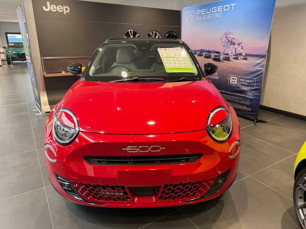 Fiat 600 1.2 1.2 Mhev La Prima Suv Hybrid E-dct RX26GHN Black #3