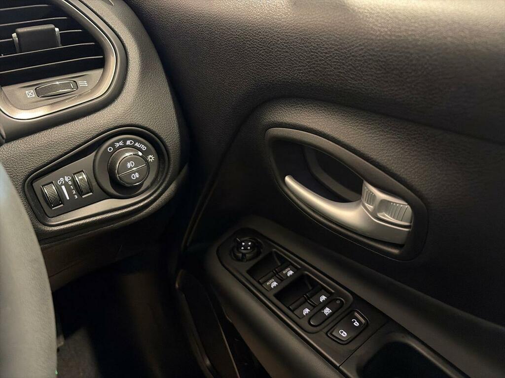 Jeep Renegade Limited Red #17