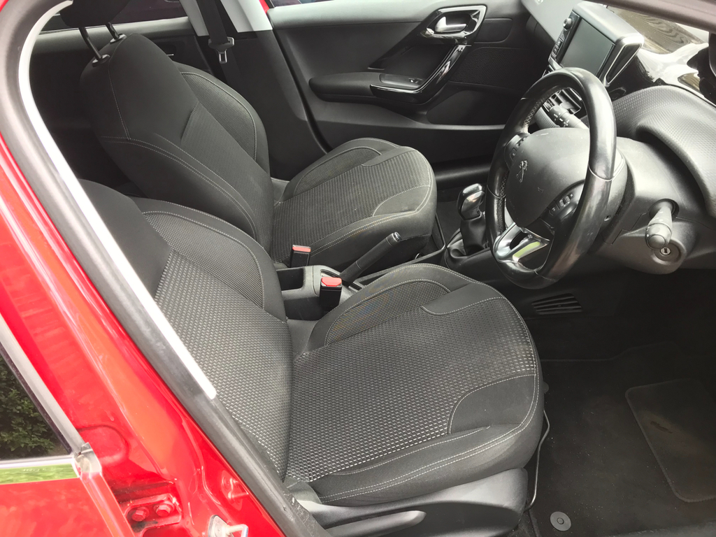 Peugeot 208 1.2 Puretech Tech Edition Hatchback Man RL19VLH  #3