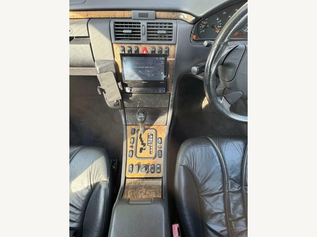 Mercedes-Benz E Class E240 Elegance Saloon Black #21