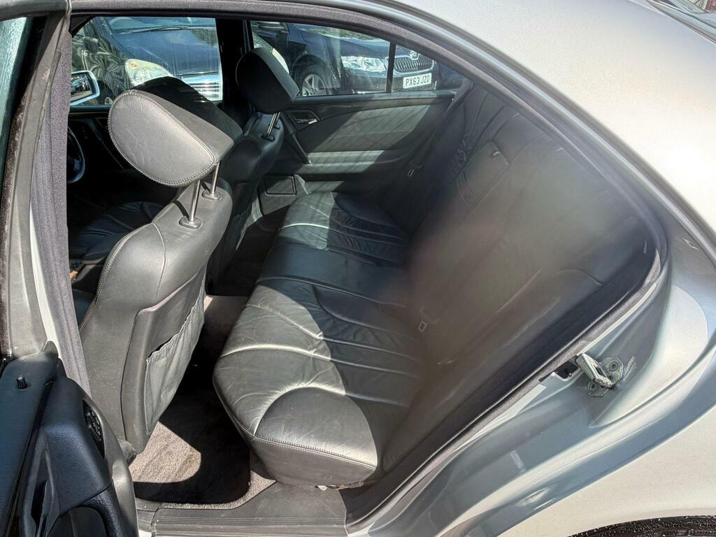 Mercedes-Benz E Class E240 Elegance Saloon Black #19