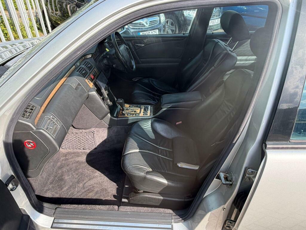 Mercedes-Benz E Class E240 Elegance Saloon Black #15
