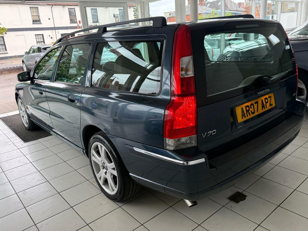 Volvo V70 2.4 D5 Se Lux Silver #4