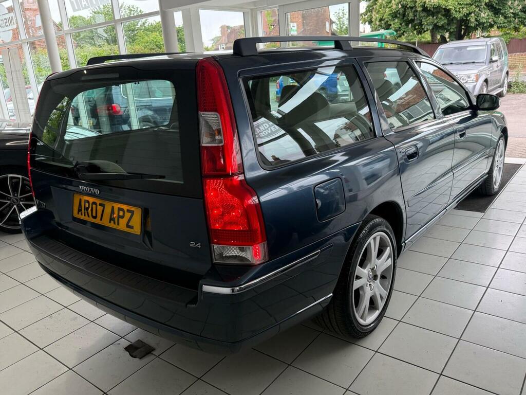Volvo V70 2.4 D5 Se Lux Silver #8