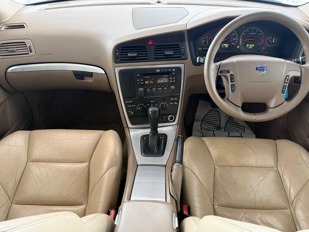 Volvo V70 2.4 D5 Se Lux Silver #6