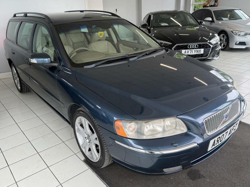 Volvo V70 2.4 D5 Se Lux Silver #1