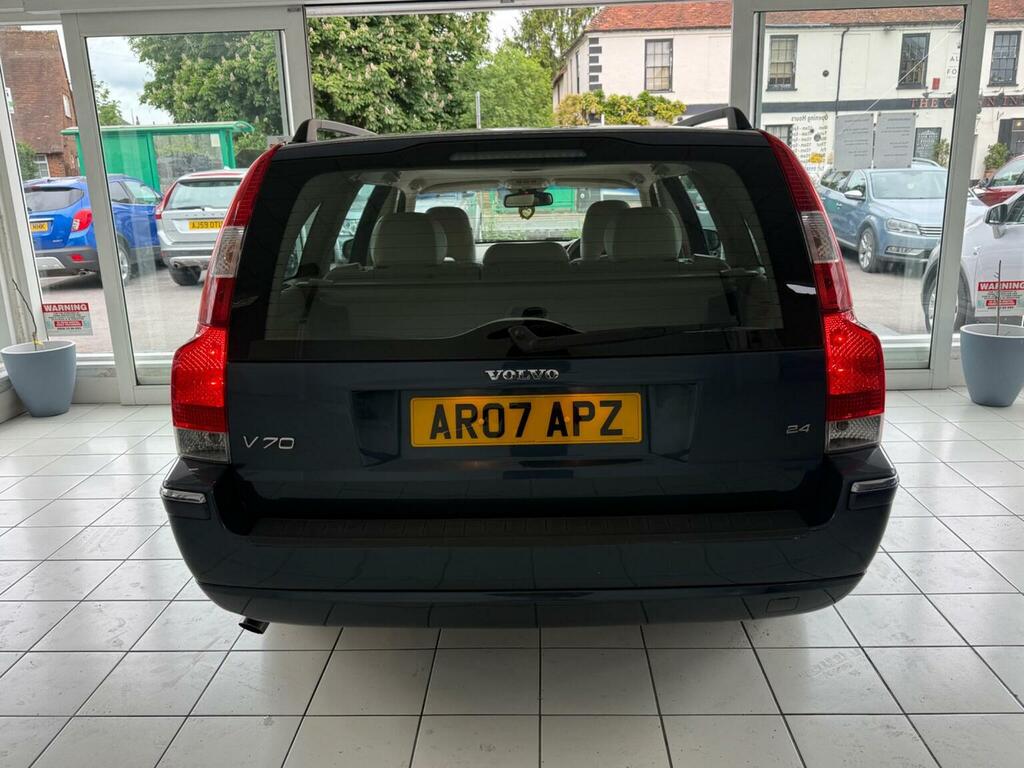 Volvo V70 2.4 D5 Se Lux Silver #7