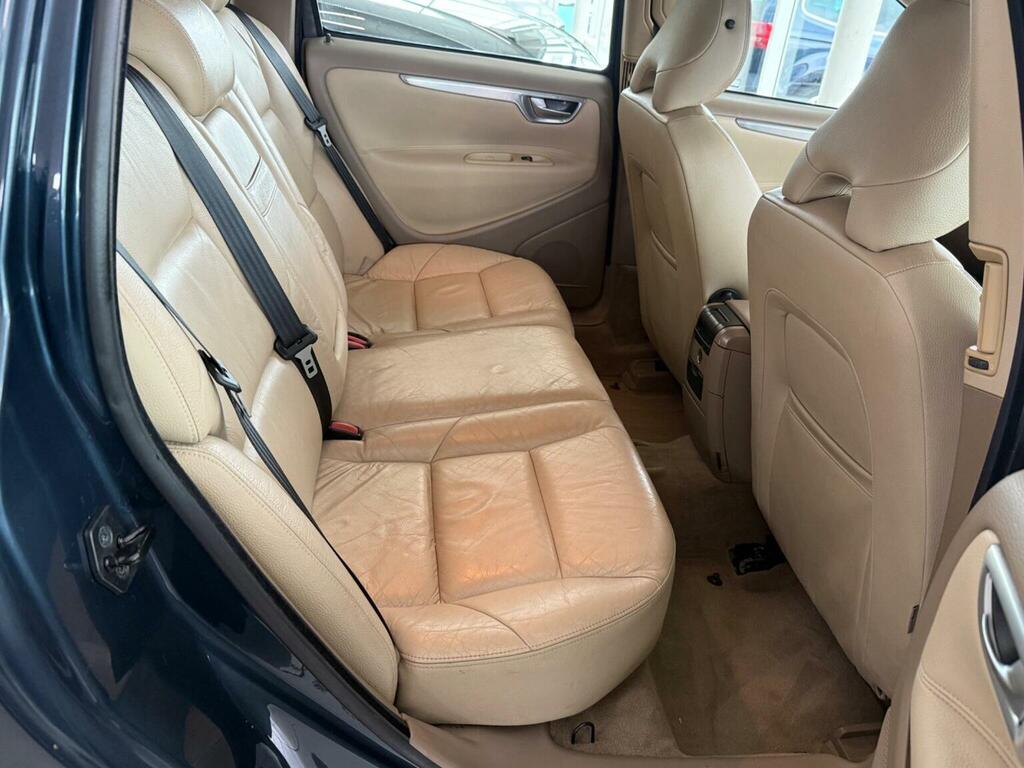 Volvo V70 2.4 D5 Se Lux Silver #11