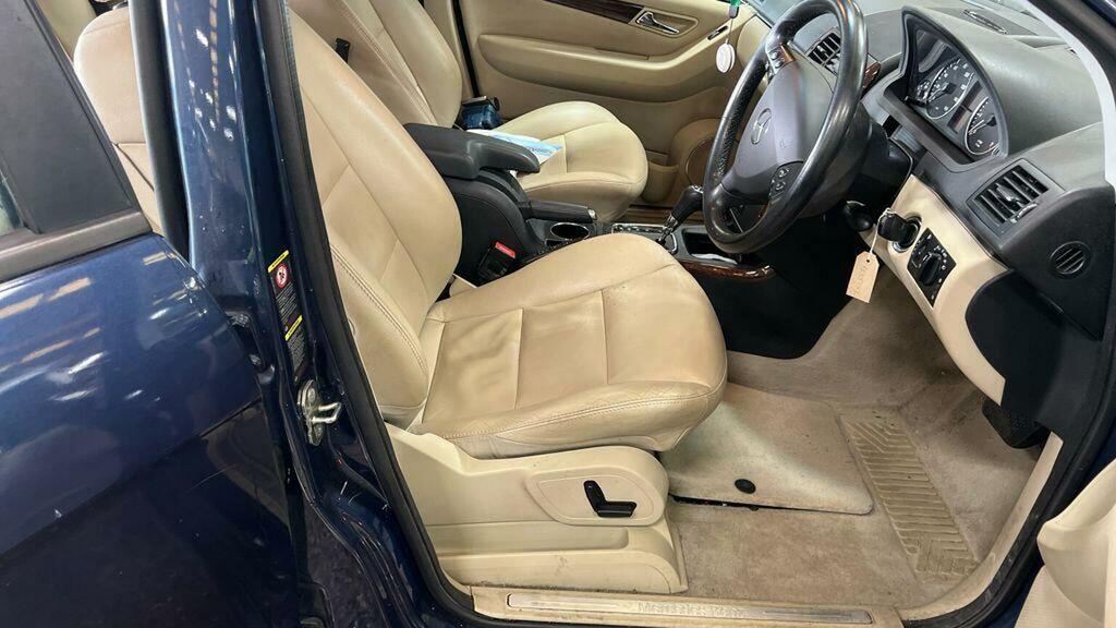 Mercedes-Benz A Class A150 Classic Red #4