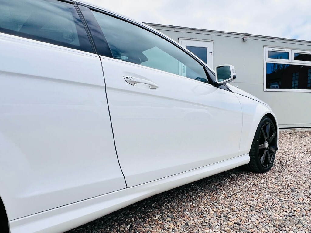 Mercedes-Benz C Class C250 Cdi Amg Sport Edition Premium Plus LT64ZUC White #3