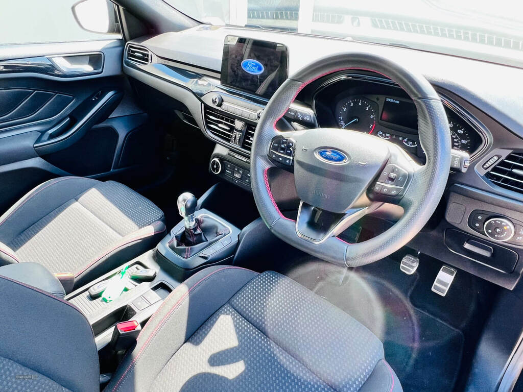 Ford Focus 1.0 Ecoboost 125 St-line YNZ8403 Black #4