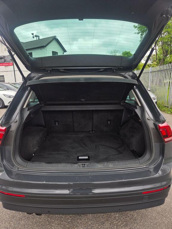 Volkswagen Tiguan 2.0 Tdi Match 4Motion Euro 6 Ss WR69VBG Grey #4