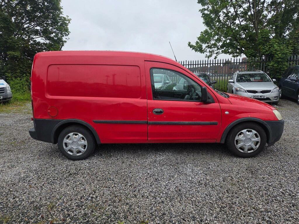 Vauxhall Combo 1.3 Cdti 1700 16V Red #2