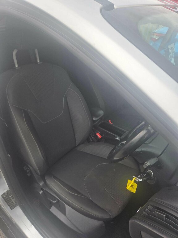 Ford Focus 1.6 Tdci Zetec Euro 5 Ss BV15UBA Silver #6