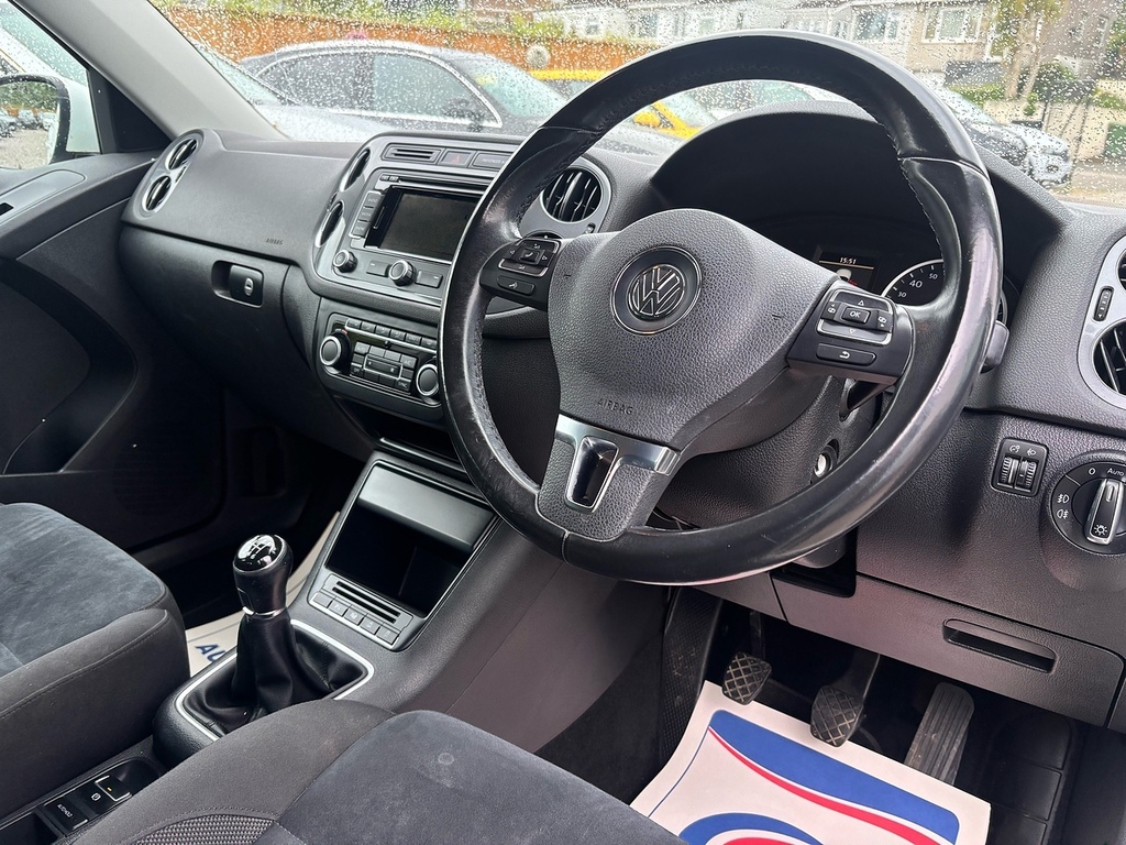 Volkswagen Tiguan 2.0 Tdi Bluemotion Tech Match Suv Manua HJ14SYU White #4
