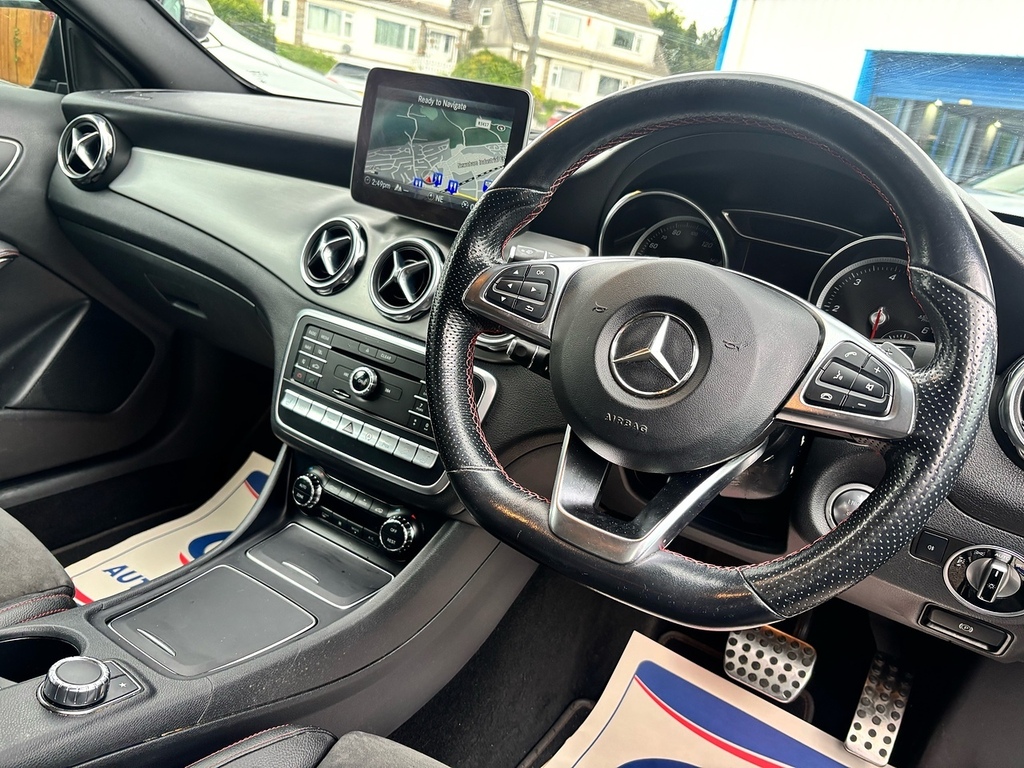 Mercedes-Benz GLA Class Gla200d Amg Line Suv 2.1 YA68DHF Black #4