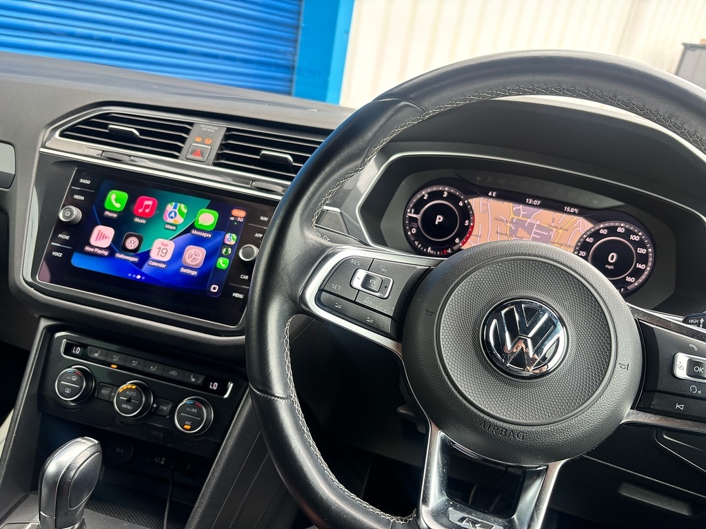 Volkswagen Tiguan 2.0 Tdi R-line Suv Dsg 4Motion Euro 6 PK67WGO Black #3