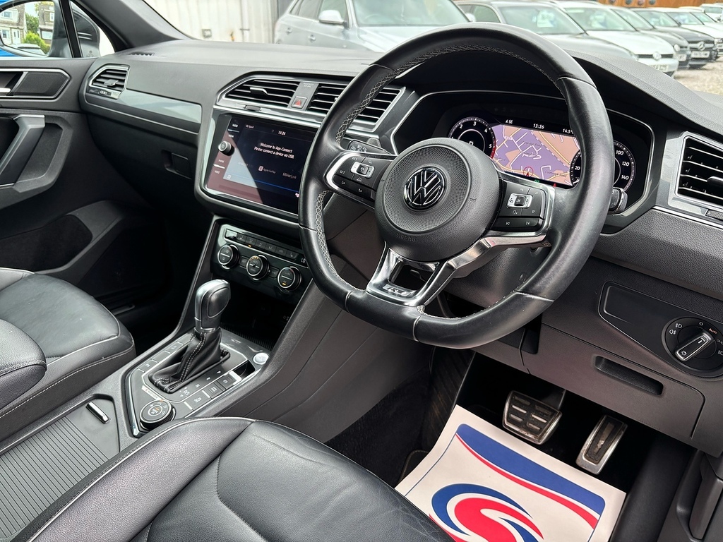 Volkswagen Tiguan 2.0 Tdi R-line Suv Dsg 4Motion Euro 6 PK67WGO Black #4