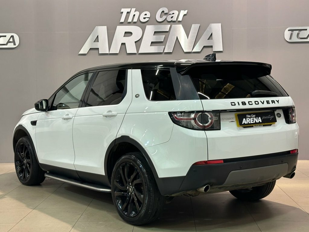 Land Rover Discovery Sport 2L Hse Black FN67WNM White #4