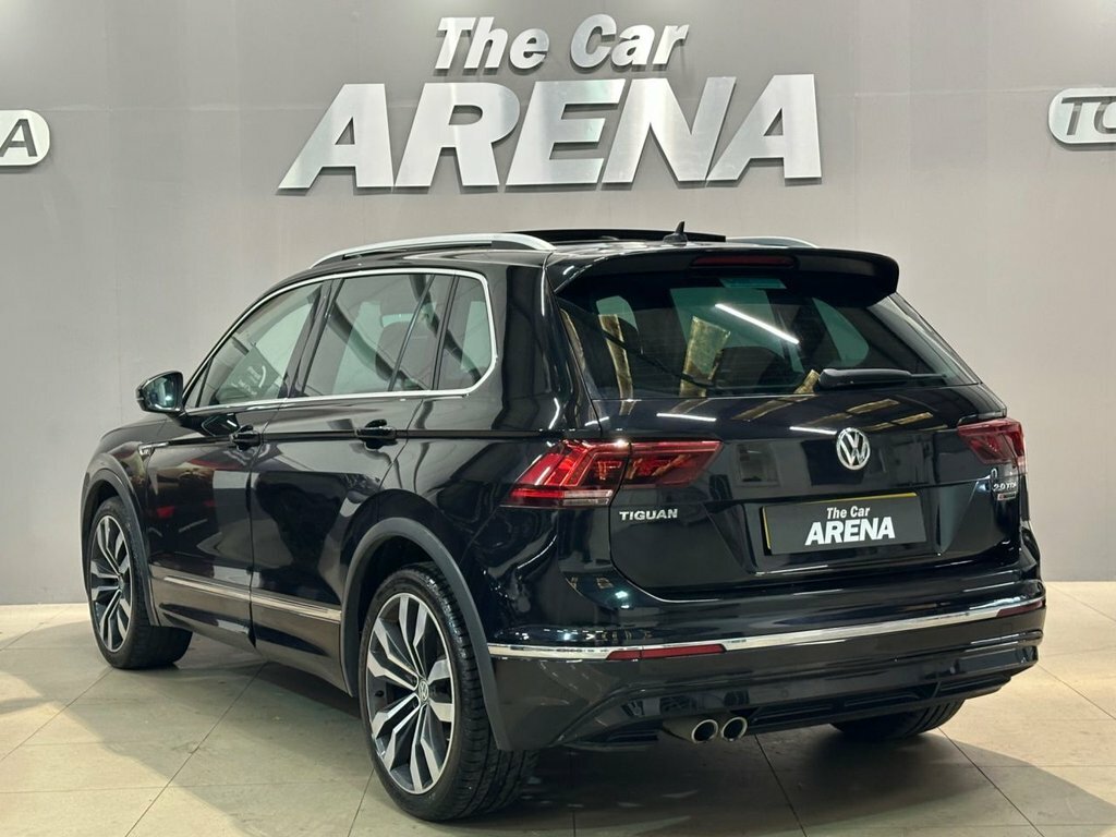 Volkswagen Tiguan 2L R-line FV67PSX Black #4
