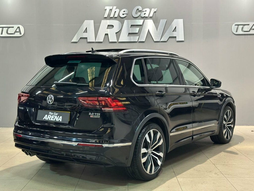 Volkswagen Tiguan 2L R-line FV67PSX Black #3