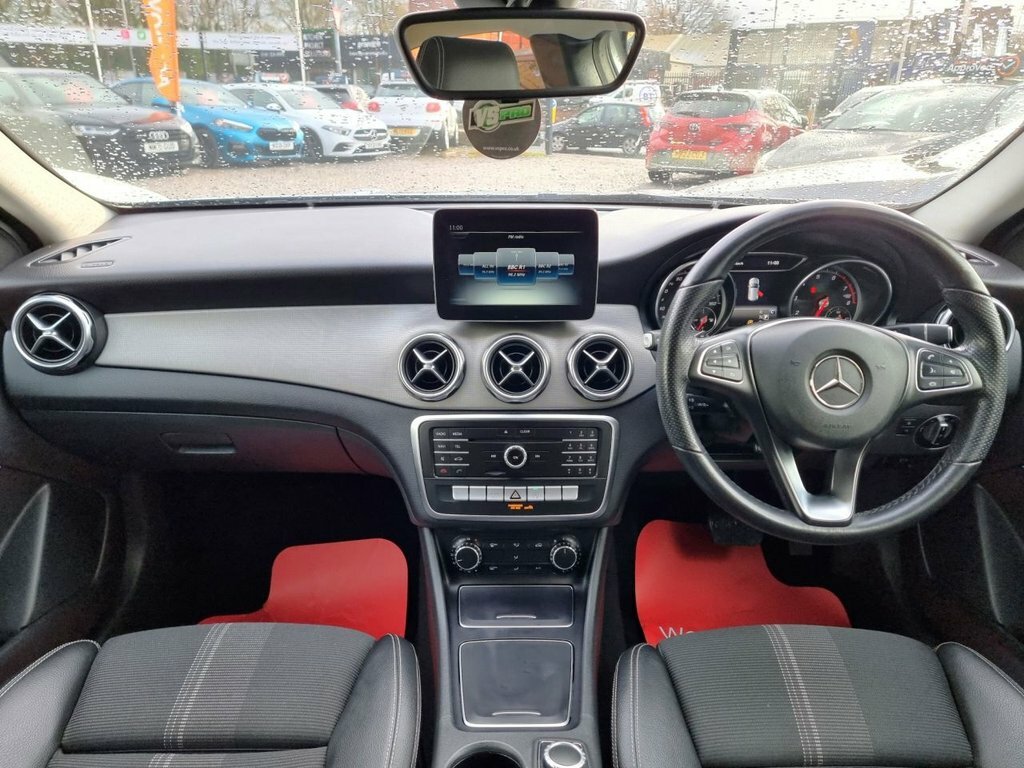 Mercedes-Benz GLA Class 1.6L Urban Edition LY68LLJ Grey #4